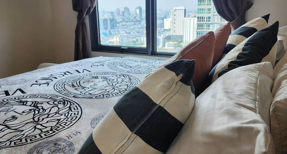 For rent 2 bedrooms condo in Watthana, Bangkok