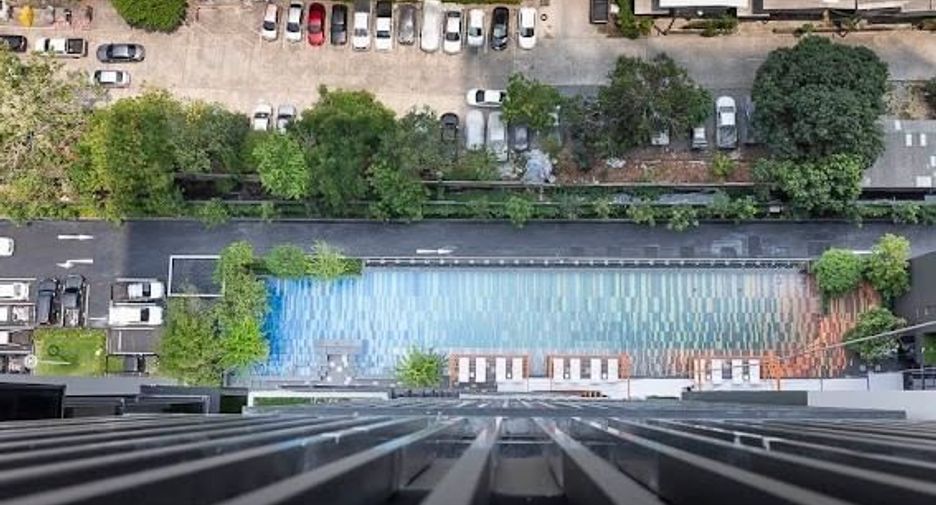 For rent 2 bedrooms condo in Phra Khanong, Bangkok