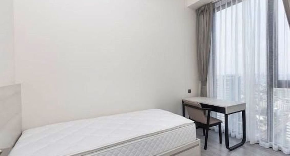 For rent 2 bedrooms condo in Phra Khanong, Bangkok