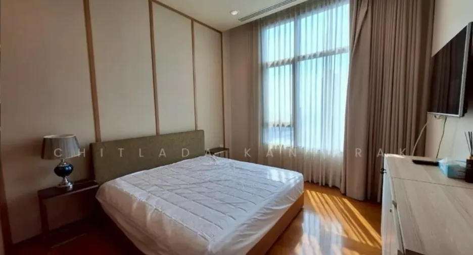 For rent 4 bedrooms condo in Yan Nawa, Bangkok