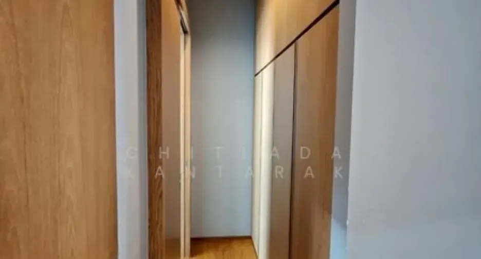For rent 4 bedrooms condo in Yan Nawa, Bangkok