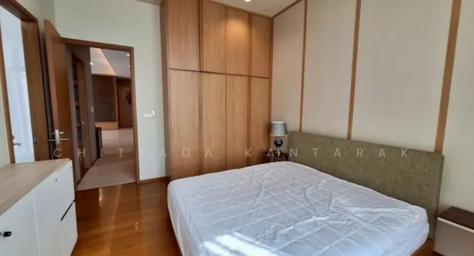 For rent 4 bedrooms condo in Yan Nawa, Bangkok