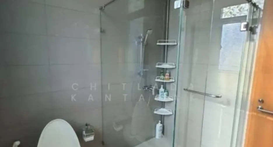 For rent 4 bedrooms condo in Yan Nawa, Bangkok