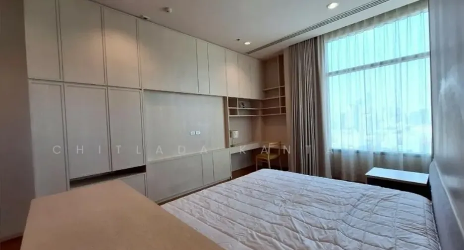 For rent 4 bedrooms condo in Yan Nawa, Bangkok