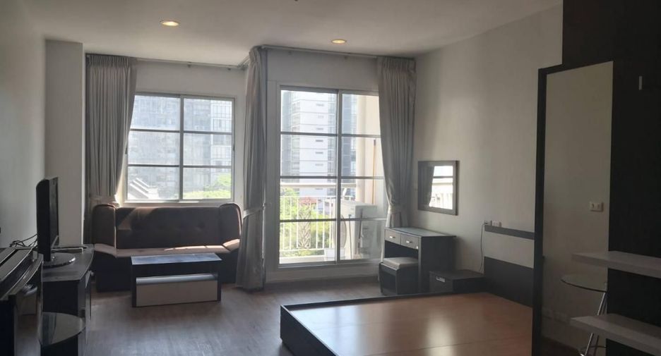 Condo en alquiler de 1 habitaciones en Khlong Toei, Bangkok