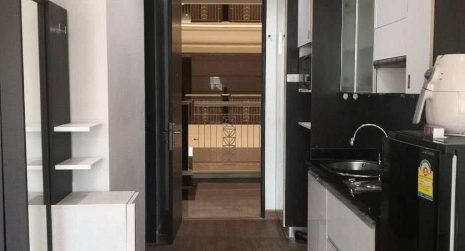 Condo en alquiler de 1 habitaciones en Khlong Toei, Bangkok
