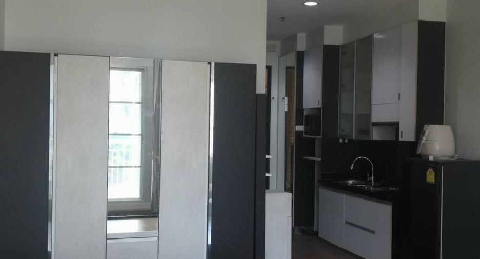 Condo en alquiler de 1 habitaciones en Khlong Toei, Bangkok