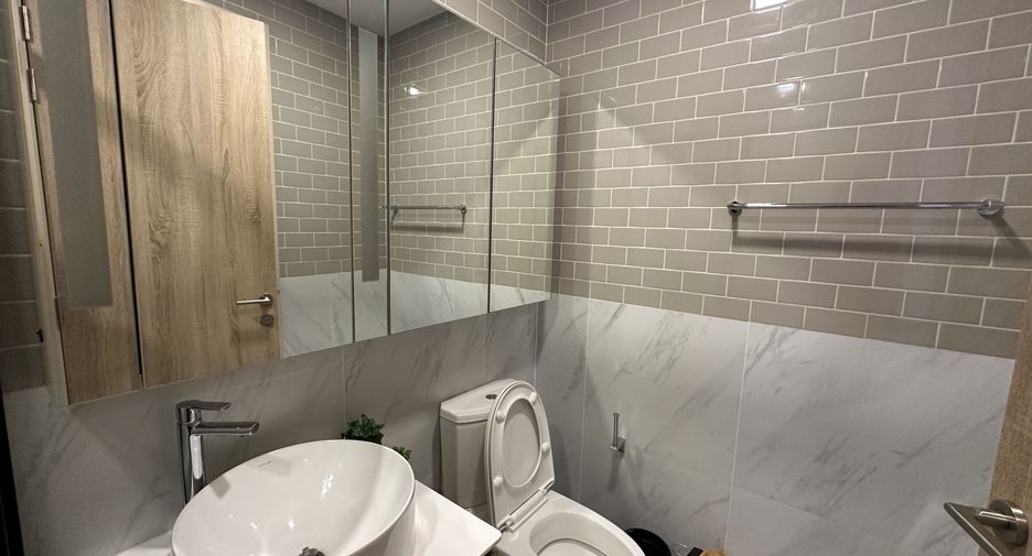 For rent 2 bedrooms condo in Ratchathewi, Bangkok