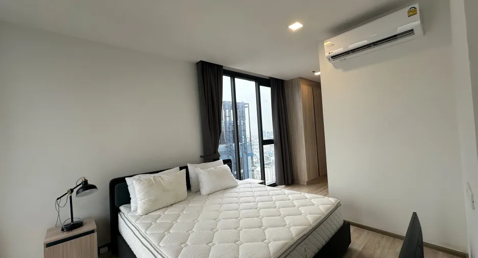 For rent 2 bedrooms condo in Ratchathewi, Bangkok