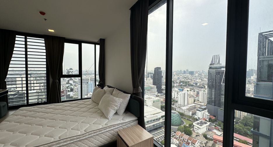 For rent 2 bedrooms condo in Ratchathewi, Bangkok