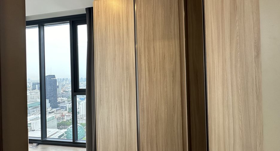 For rent 2 bedrooms condo in Ratchathewi, Bangkok