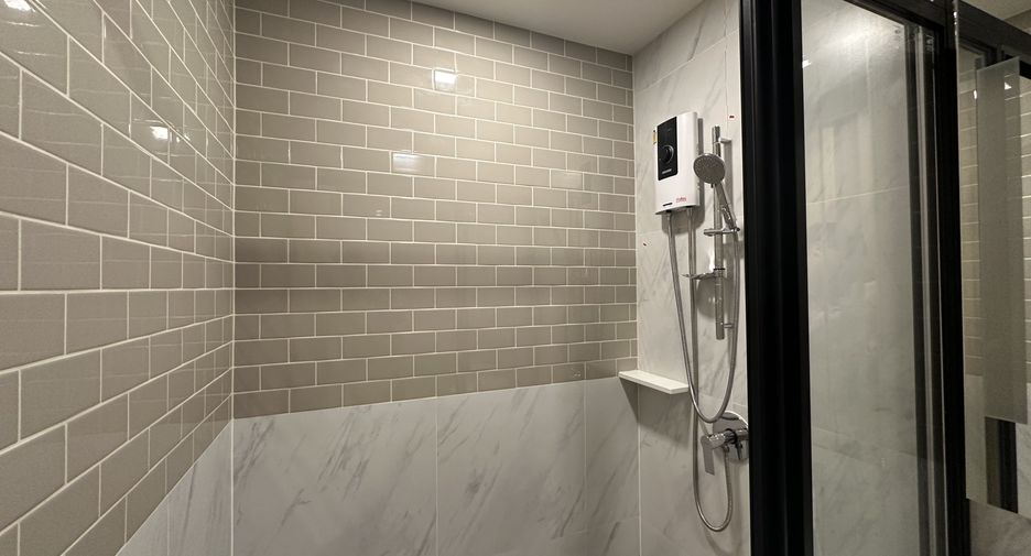 For rent 2 bedrooms condo in Ratchathewi, Bangkok