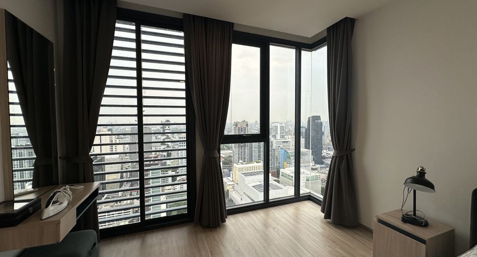 For rent 2 bedrooms condo in Ratchathewi, Bangkok
