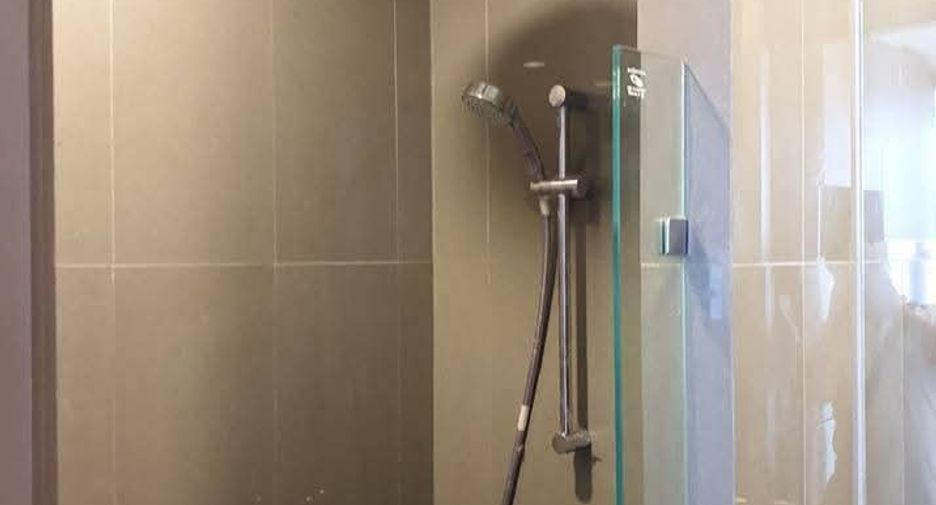 Wohnung zur Miete mit Studio in Bang Rak, Bangkok
