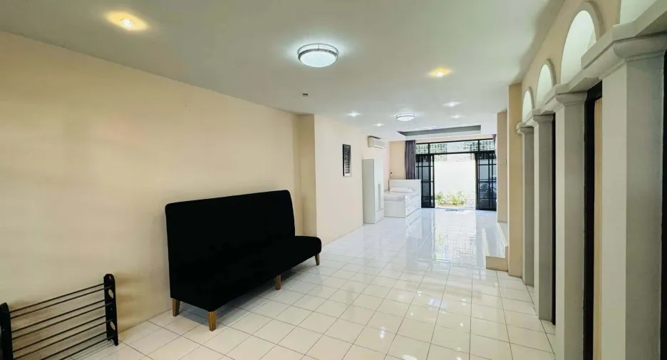 Casa en alquiler de 4 habitaciones en Watthana, Bangkok