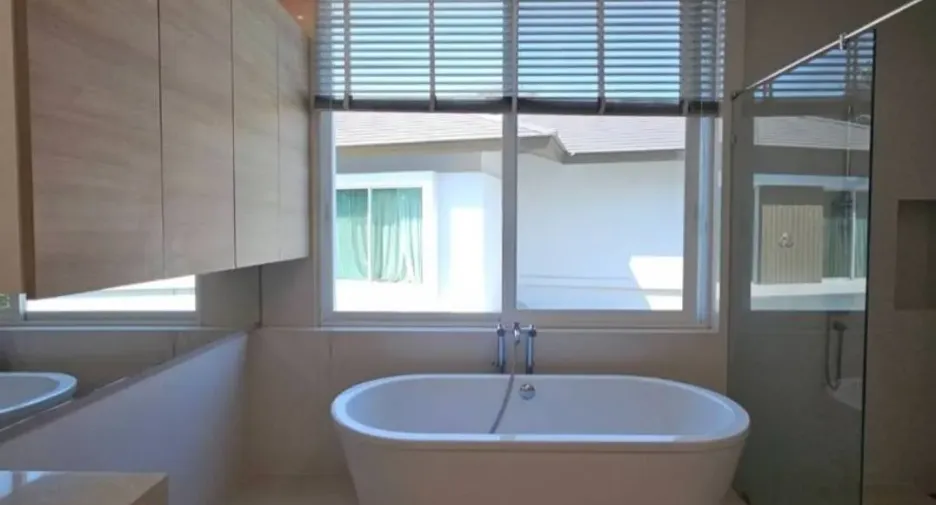 Casa en alquiler de 4 habitaciones en Watthana, Bangkok
