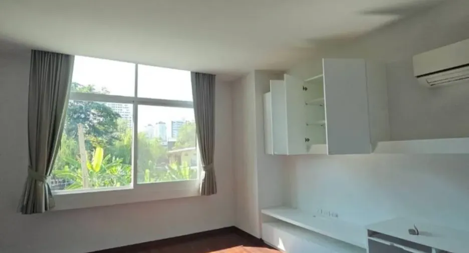 Casa en alquiler de 4 habitaciones en Watthana, Bangkok