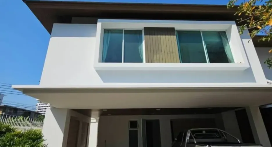 Casa en alquiler de 4 habitaciones en Watthana, Bangkok