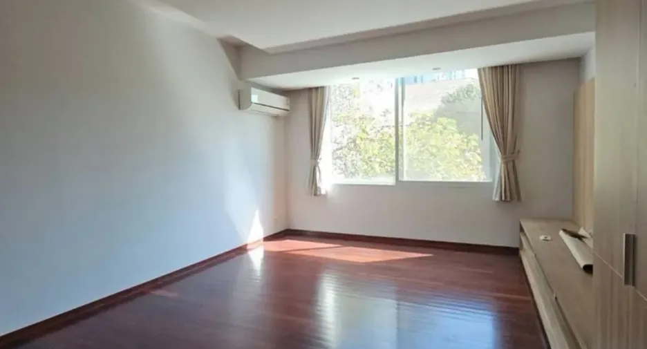 Casa en alquiler de 4 habitaciones en Watthana, Bangkok