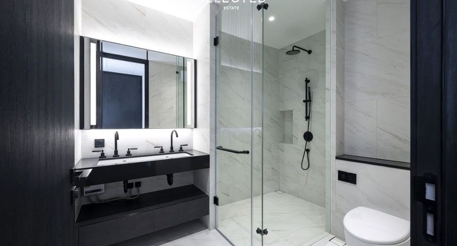 For rent 2 bedrooms condo in Sathon, Bangkok