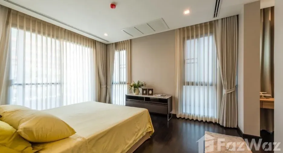 For rent 2 bedrooms apartment in Pathum Wan, Bangkok