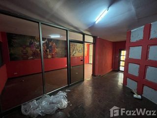 For rent 4 bedrooms retail Space in Watthana, Bangkok