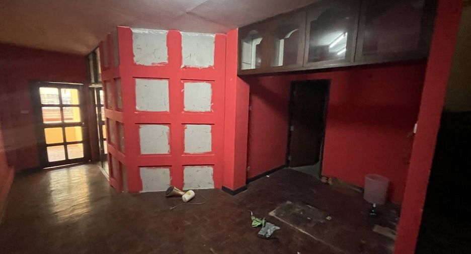 Gewerbefläche zur Miete mit 4 Zimmer in Watthana, Bangkok