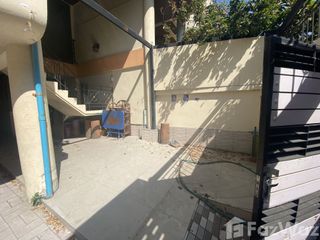 For rent 4 bedrooms retail Space in Watthana, Bangkok