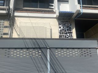 For rent 4 bedrooms retail Space in Watthana, Bangkok