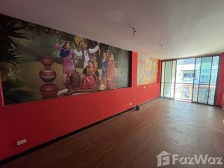 For rent 4 bedrooms retail Space in Watthana, Bangkok