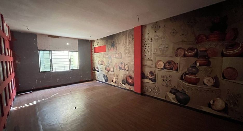 Gewerbefläche zur Miete mit 4 Zimmer in Watthana, Bangkok