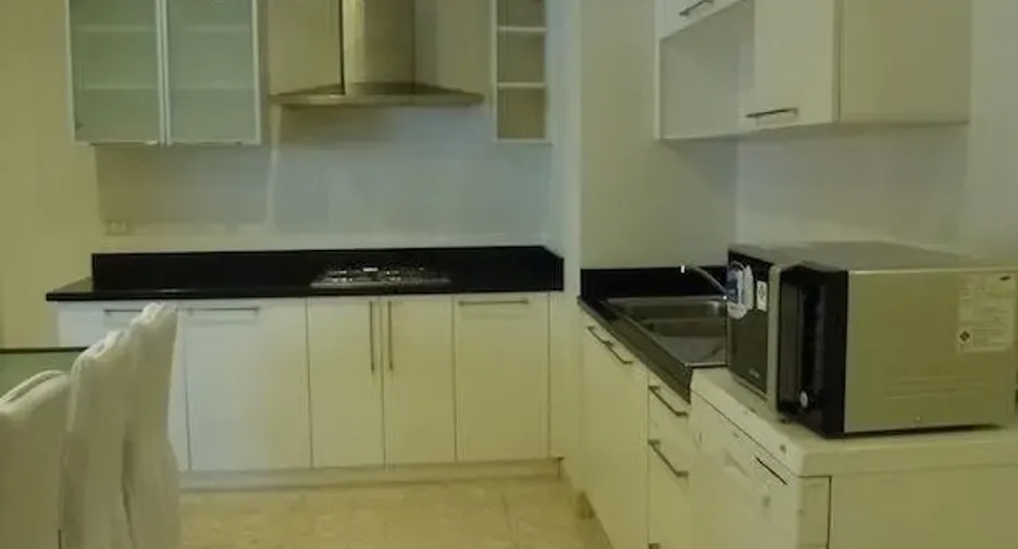 For rent 3 bedrooms condo in Khlong Toei, Bangkok