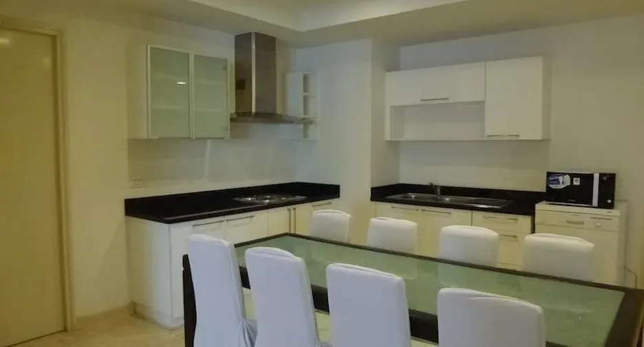 For rent 3 bedrooms condo in Khlong Toei, Bangkok