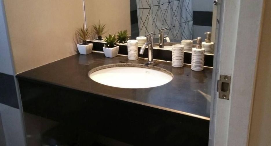Wohnung zur Miete mit 2 Zimmer in Watthana, Bangkok