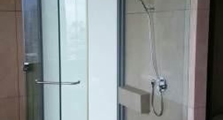 For rent 3 bedrooms condo in Pathum Wan, Bangkok