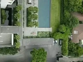 For rent 3 bedrooms condo in Pathum Wan, Bangkok
