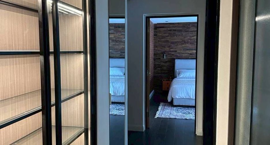 For rent 3 bedrooms condo in Watthana, Bangkok