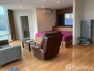 For rent 2 bedrooms condo in Bang Rak, Bangkok
