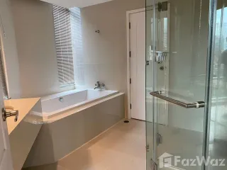 For rent 2 bedrooms condo in Bang Rak, Bangkok
