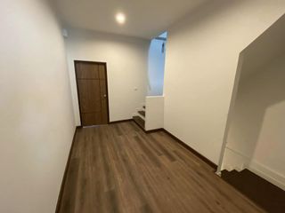 Reihenhaus zur Miete mit 3 Zimmer in Phra Khanong, Bangkok