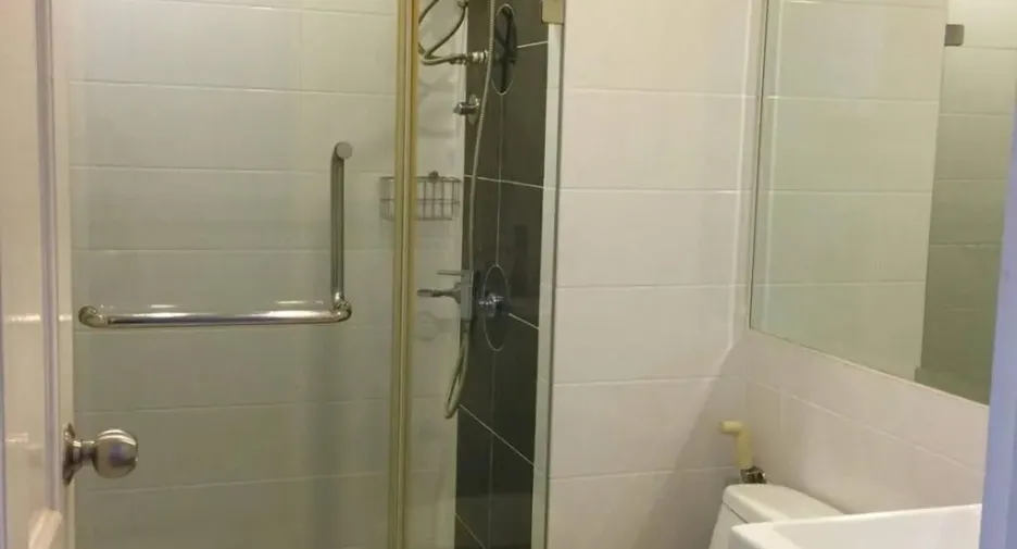 Condo en venta de 2 habitaciones en Yan Nawa, Bangkok