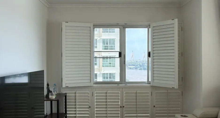For rent 3 bedrooms condo in Yan Nawa, Bangkok