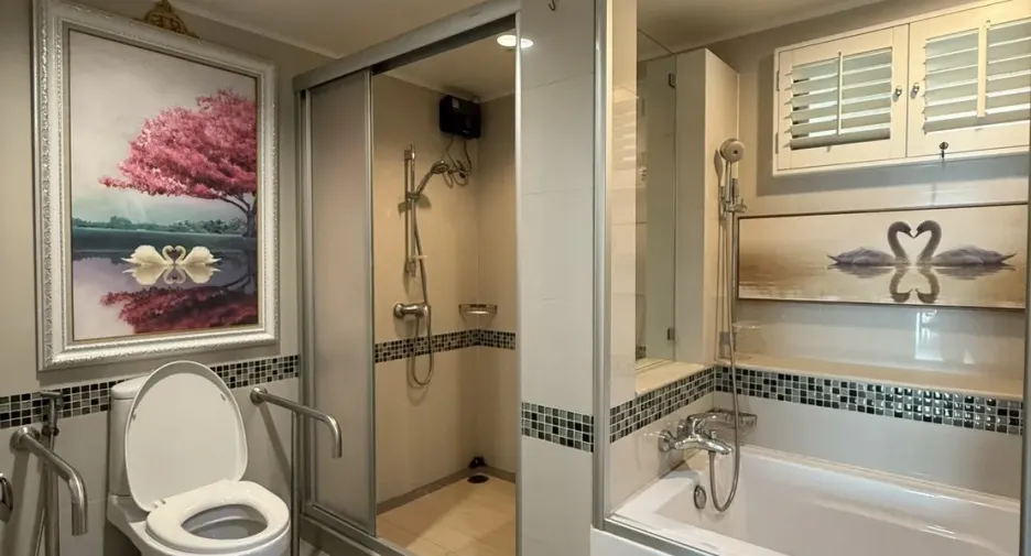 For rent 3 bedrooms condo in Yan Nawa, Bangkok