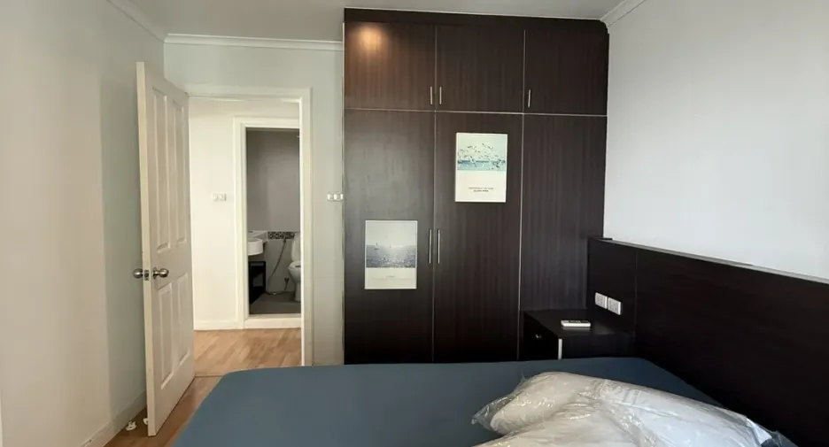 For rent 3 bedrooms condo in Yan Nawa, Bangkok