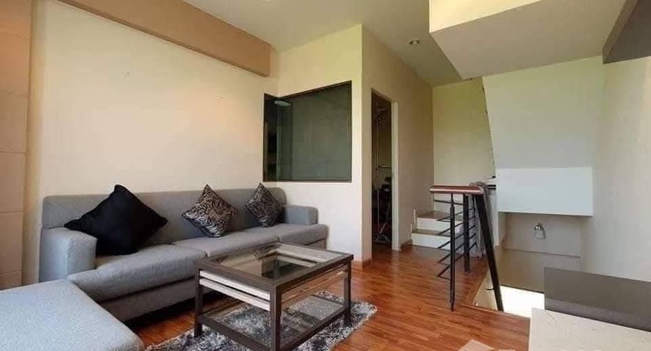For rent 3 bedrooms townhouse in Phra Khanong, Bangkok