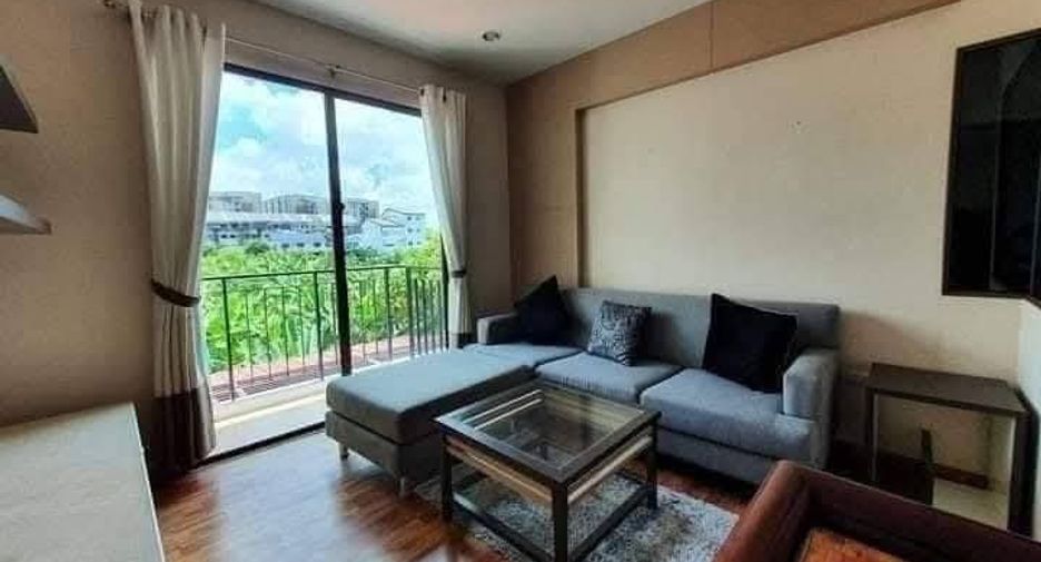 For rent 3 ベッドルーム townhouse in Phra Khanong, Bangkok