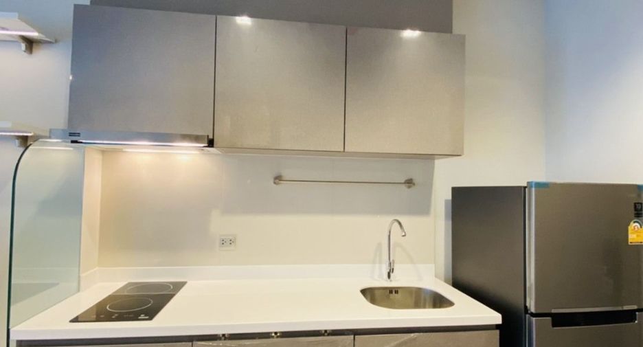 Wohnung zur Miete mit Studio in Huai Khwang, Bangkok