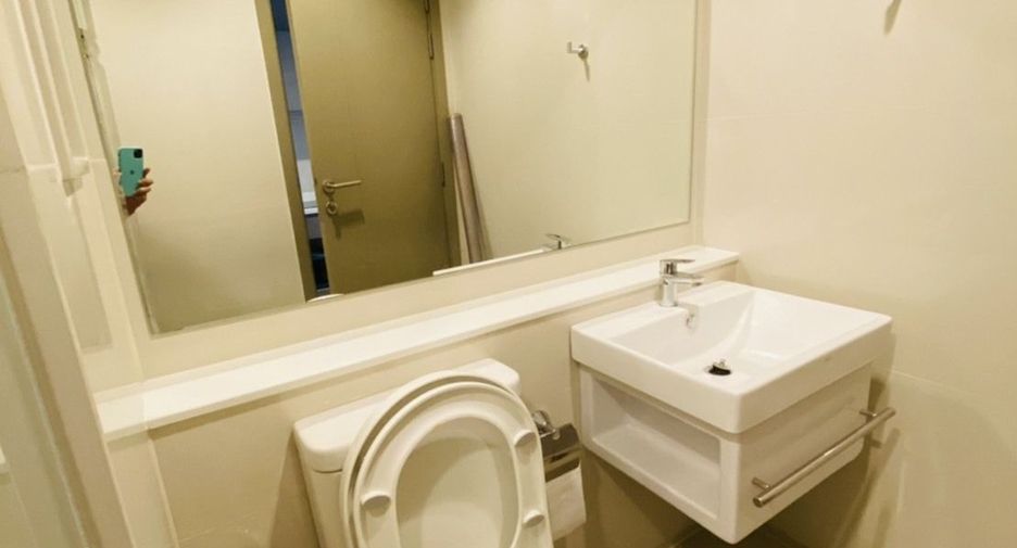 Wohnung zur Miete mit Studio in Huai Khwang, Bangkok