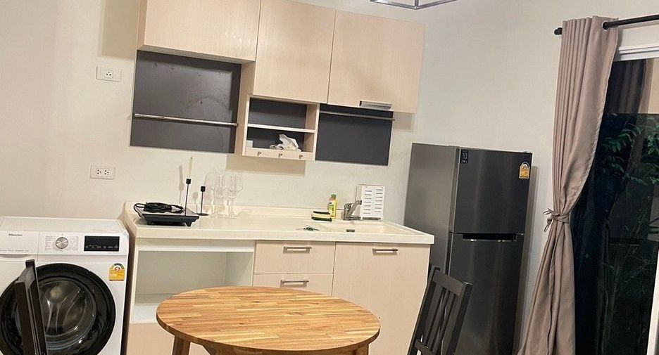 For rent 2 bedrooms townhouse in Mueang Samut Prakan, Samut Prakan