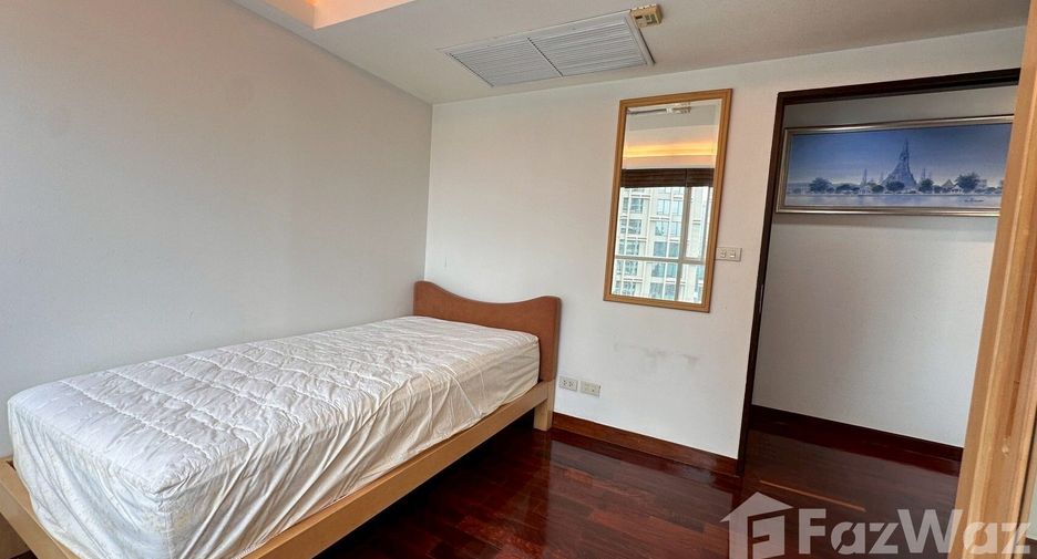 For rent 2 bedrooms condo in Pathum Wan, Bangkok